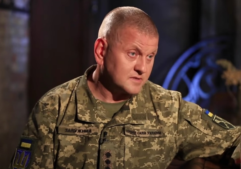 «Честь им и хвала»: главнокомандующий ВСУ прокомментировал репетицию парада, где военные пели «Путин - х***о»