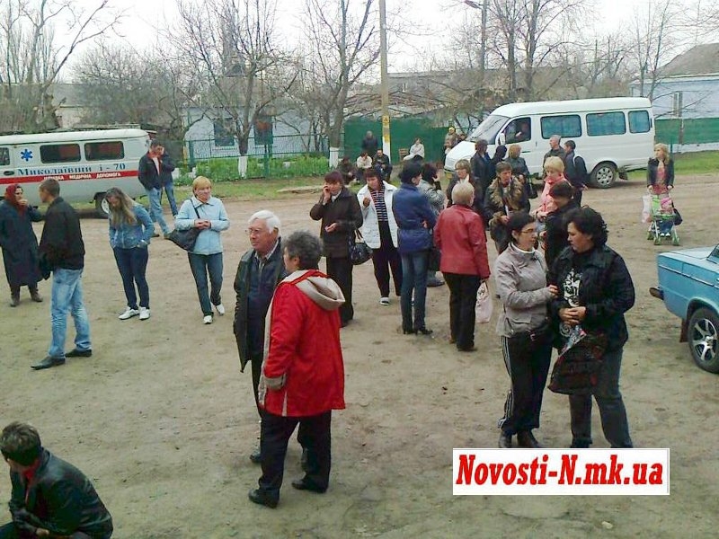 Экстренно эвакуированные пассажиры поезда «Николаев-Москва» остались без вещей под открытым небом