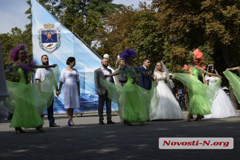 Песни, танцы и праздник свадьбы: как проходит торжественное открытие Дня города в Николаеве
