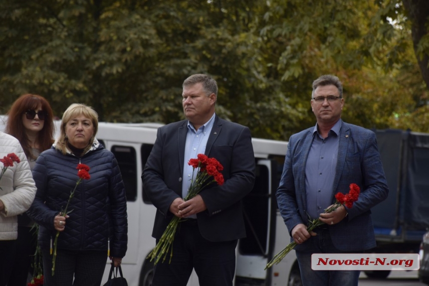 В Николаеве возложили цветы в День партизанской славы (фоторепортаж)