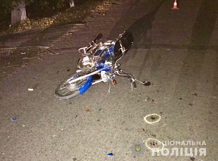 В Николаевской области столкнулись мотоцикл и мопед — госпитализированы трое