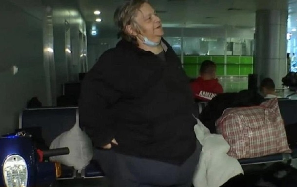 Американец уже почти месяц живет в аэропорту Борисполь – домой не хочет (видео) 