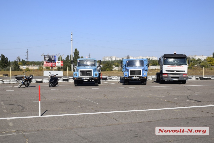 В Николаеве открыли первую площадку для сдачи экзамена на права