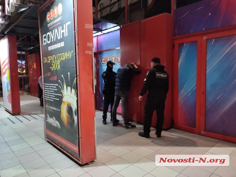 Ночью в Николаеве полиция предотвратила массовую драку в боулинг-кафе