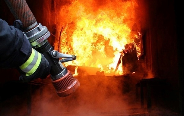 В Киеве вспыхнул масштабный пожар (видео)