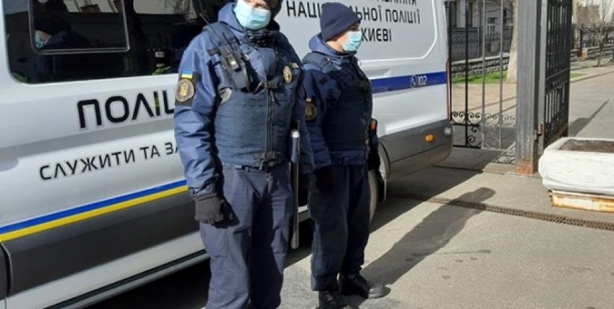 Полиция и СБУ собираются проверять соблюдение карантина в кафе и кинотеатрах Украины