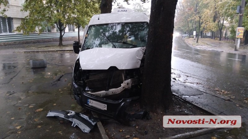 Сбитый пешеход и поврежденные деревья: все ДТП среды в Николаеве