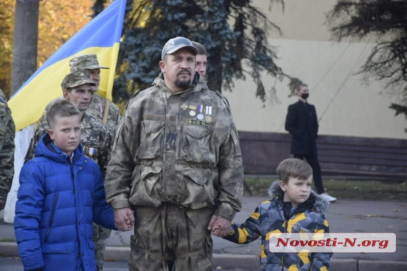 День защитника в Николаеве: по улицам маршировали воины, вернувшиеся из ООС