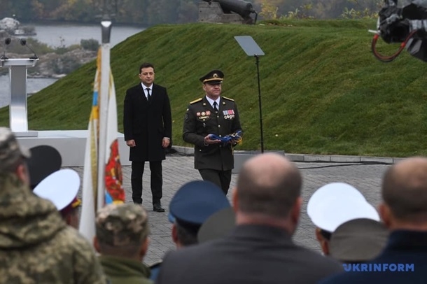 Зеленский принял присягу у военных лицеистов