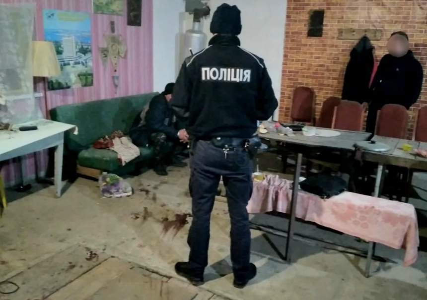 В Николаевской области в гараж бросили гранату: двое пострадавших