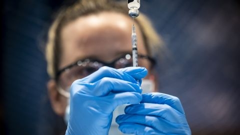 В Украине заговорили о бустерной вакцинации: скорее всего будет