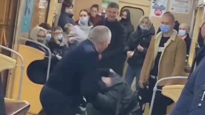 В метро Харькова машинист подрался с пассажиром (видео)