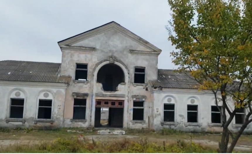 В сети показали, как сегодня выглядит заброшенный старый Николаевский аэропорт (видео)