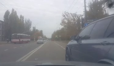 В сети показали, как ездил «БМВ», столкнувшийся с тремя автомобилями в Николаеве