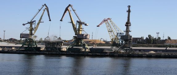 В Николаеве предприятие не платило за аренду заправки в морпорту