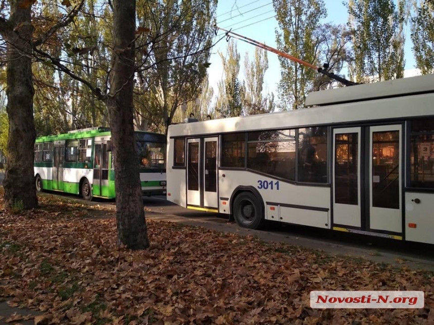 В центре Николаева остановились троллейбусы: аварийное отключение контактной сети