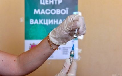 В Николаевской области 6 ОТГ, где процент вакцинации работников образования менее 30%