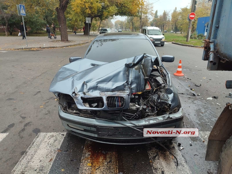 Сбежавший водитель и опасные маневры: все аварии субботы в Николаеве и области
