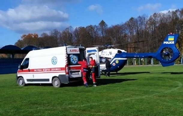 Во Львовскую больницу на самолете доставили подростка с подозрением на инсульт