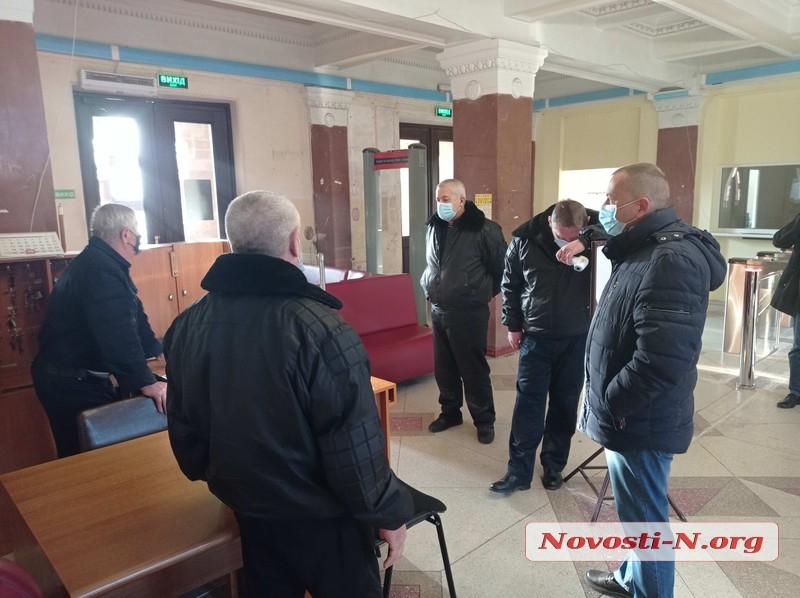 В Николаеве при входе в горисполком стали требовать ковид-справки