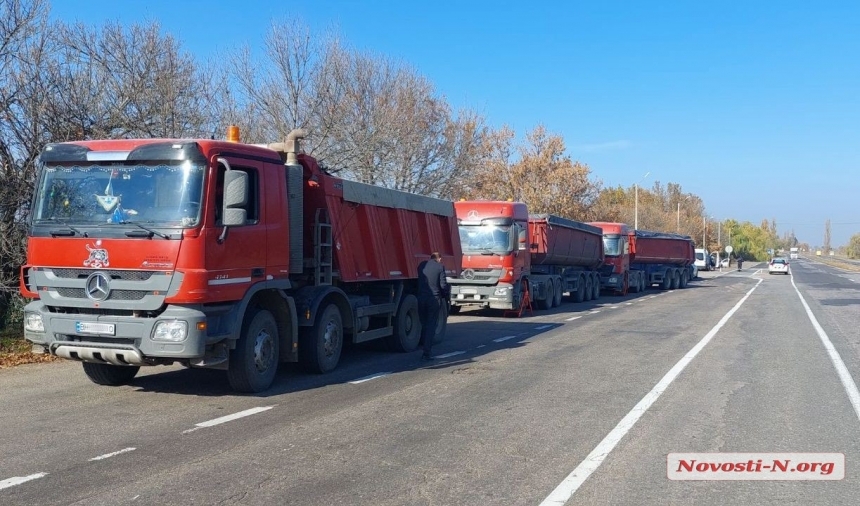 Фуры с перегрузом, которые задержали под Николаевом, поставят на штрафплощадку