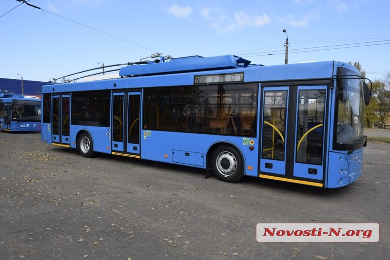 Николаевскому троллейбусу 54 года: фоторепортаж из депо