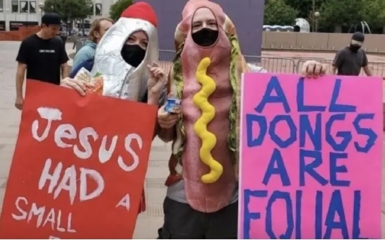 В США провели марш в защиту маленьких пенисов