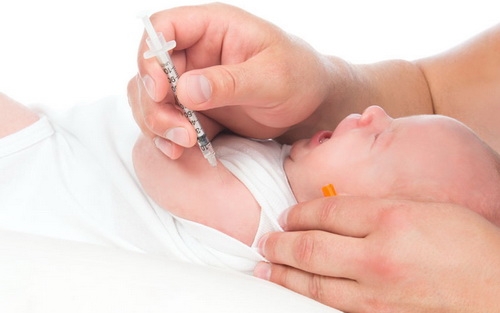 В Минздраве рассказали, зачем новорожденным делают прививку БЦЖ
