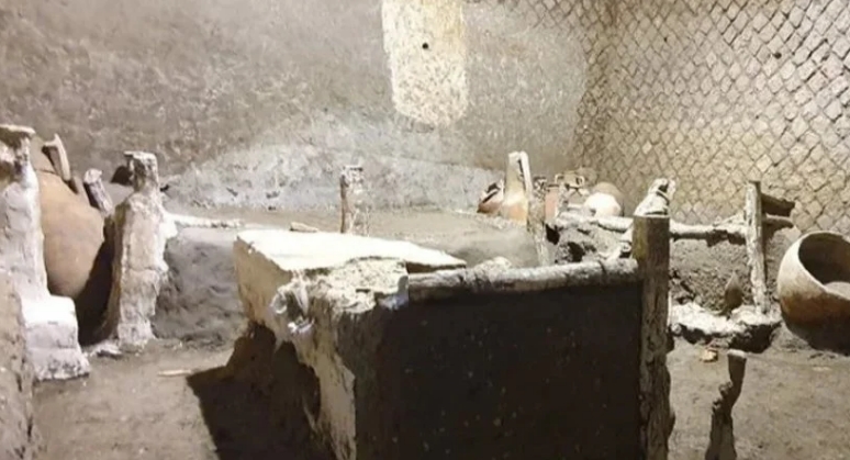 Археологи обнаружили в Помпеях уцелевшую комнату рабов