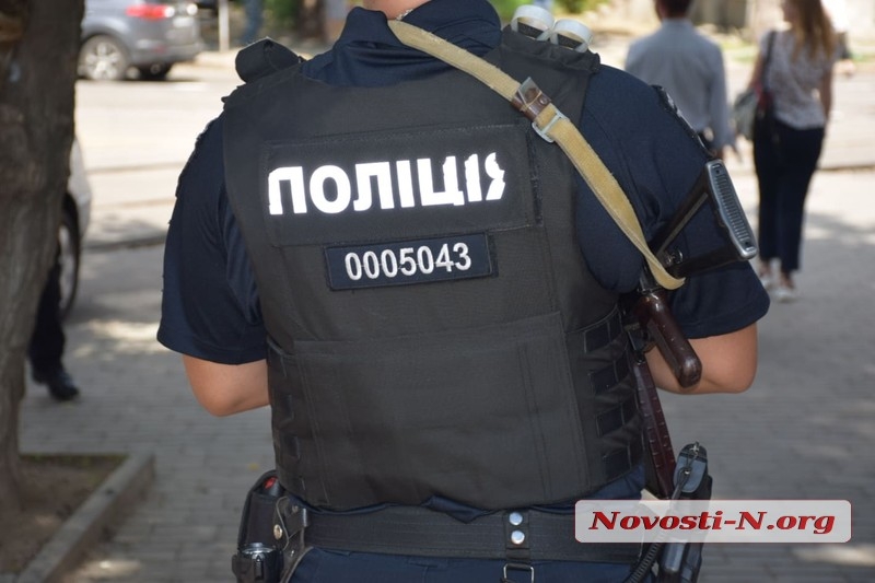 В Украине от работы отстранили 405 непривитых полицейских