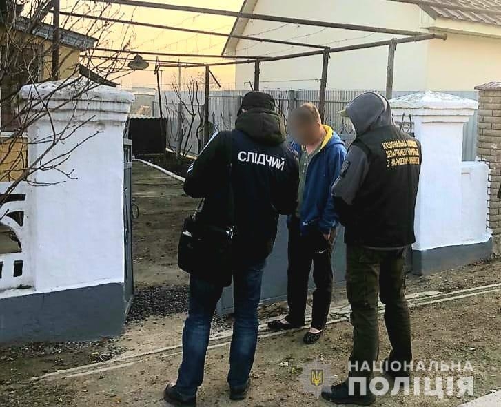Жители Николаевской области хранили дома каннабис на 400 тысяч гривен