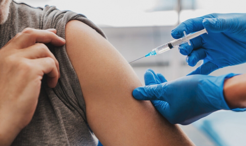 Медики рассказали, через сколько дней после вакцинации появляются антитела