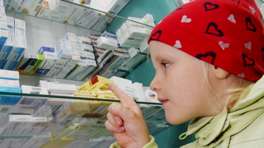 В Украине запретили продавать лекарства детям до 14 лет: как накажут нарушителей