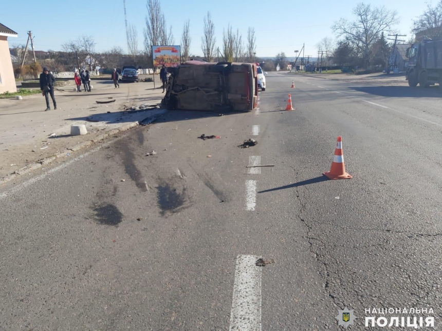 В Николаевской области столкнулись «Хонда» и ВАЗ: двое пострадавших   