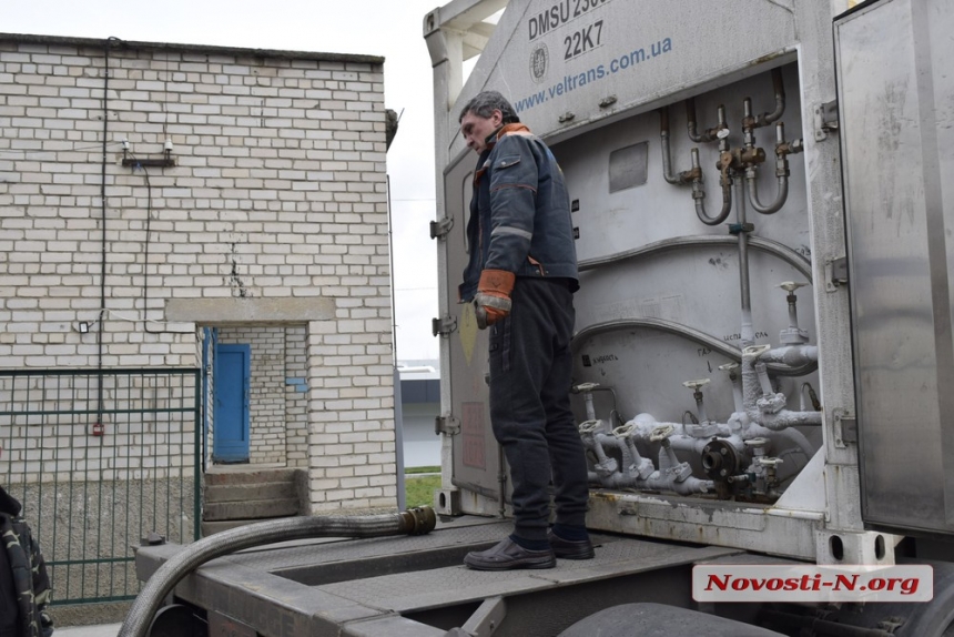 В горбольнице закачали кислород в новый газификатор от НГЗ — оборудование уже работает (фото, видео)