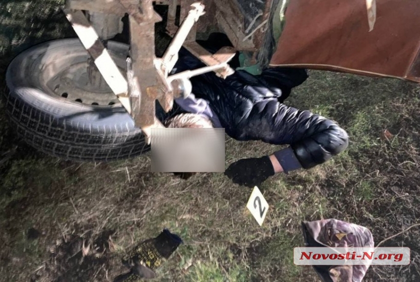 16-летний юноша погиб под перевернувшимся мотоблоком в Николаевской области