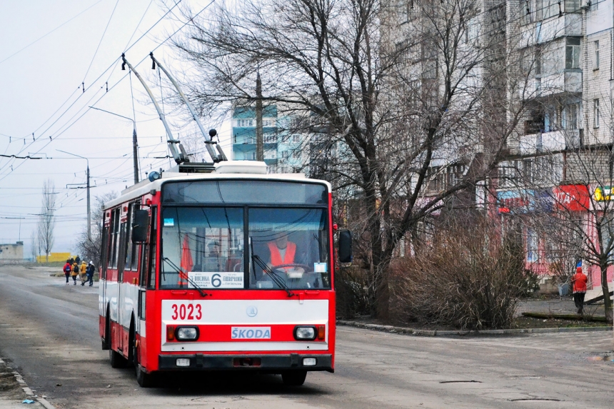 У Миколаєві водій із матами виштовхнув із тролейбуса медиків: в «електротрансі» розпочали перевірку 