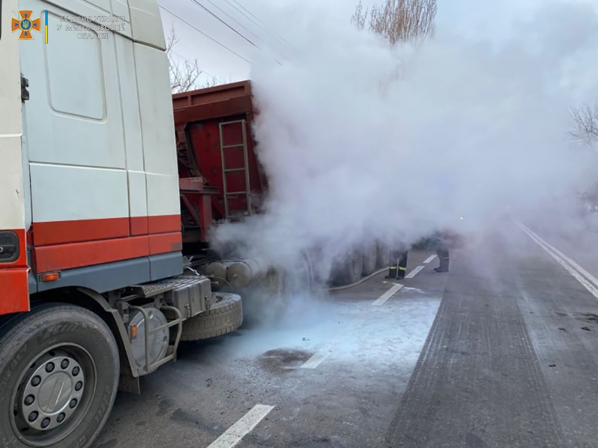 В Николаевской области загорелся грузовик «ДАФ»