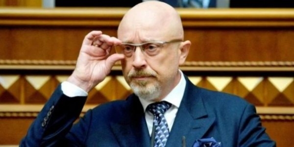 Министр обороны Украины призвал страны Запада направить свои войска ближе к границам РФ