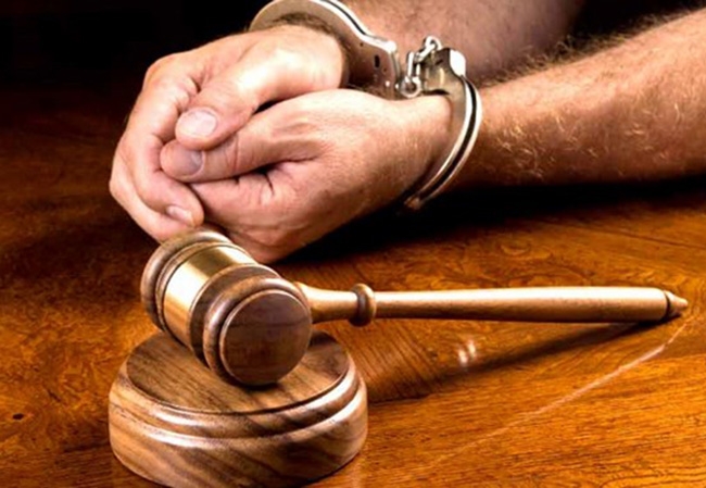 Суд вынес приговор 5 преступникам, которые за 500 гривен пытали до смерти 17-летнюю девушку
