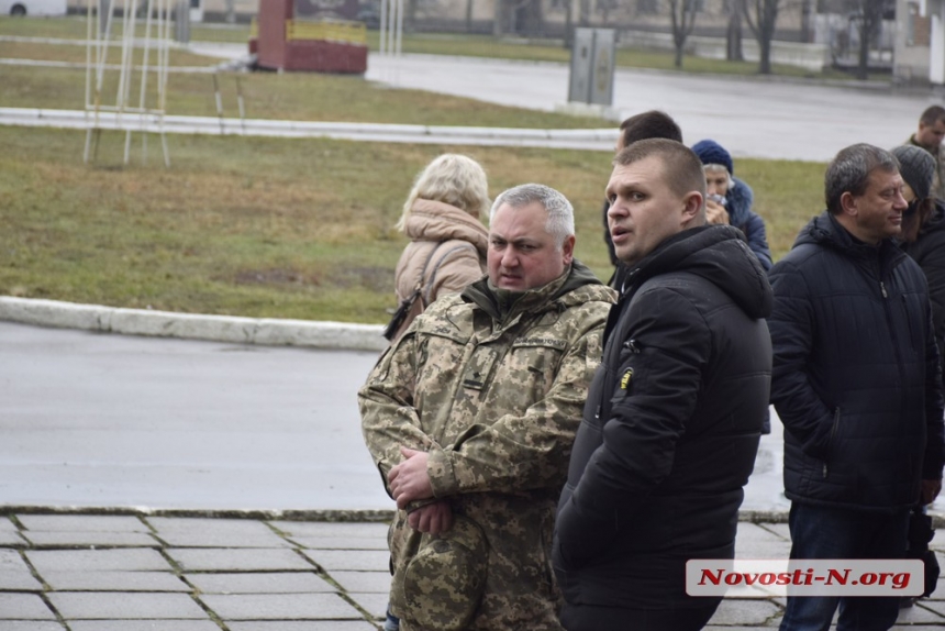 В Николаеве под звуки оркестра простились с экс-заместителем облвоенкома, застреленным на охоте (фото)