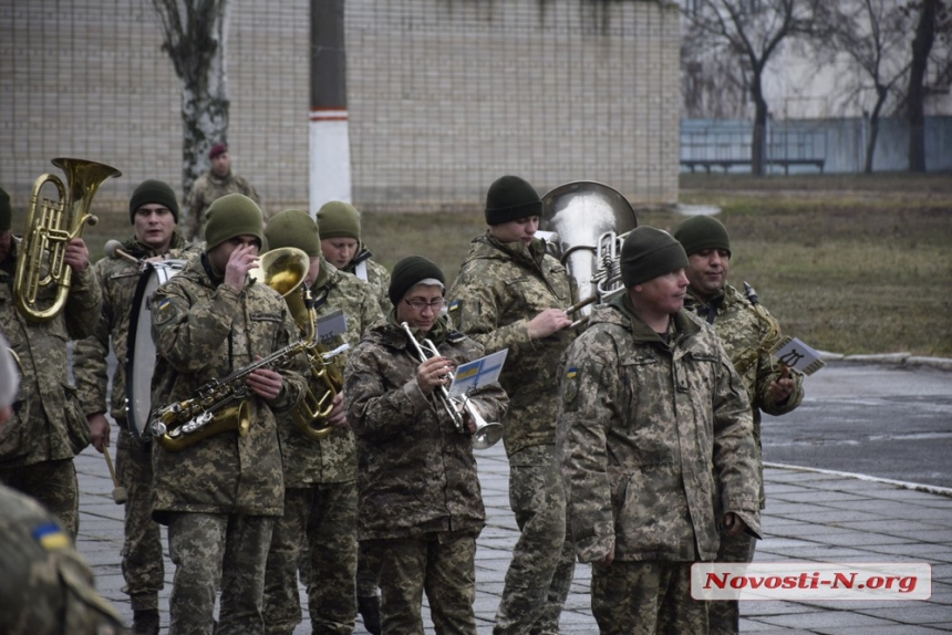 В Николаеве под звуки оркестра простились с экс-заместителем облвоенкома, застреленным на охоте (фото)