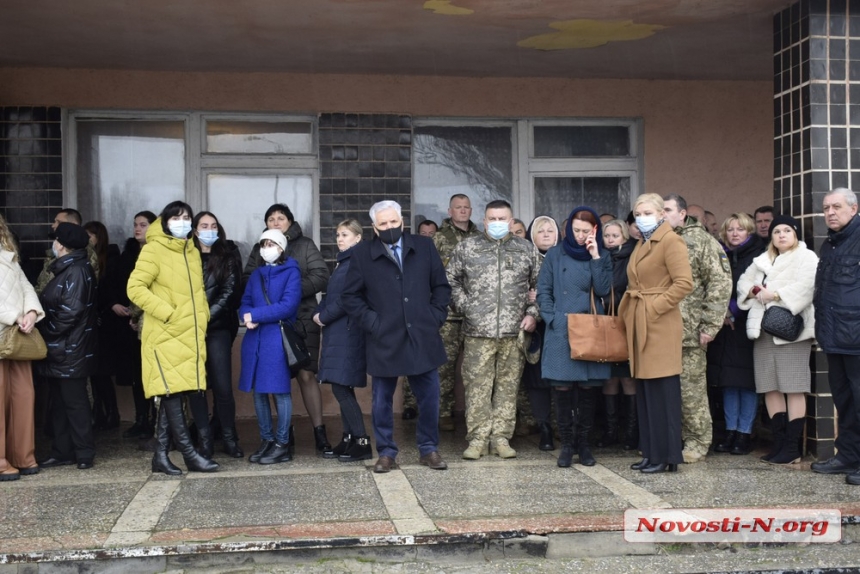 В Николаеве под звуки оркестра простились с экс-заместителем облвоенкома, застреленным на охоте (фото)