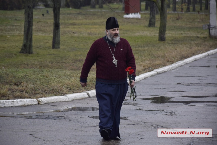 В Николаеве под звуки оркестра простились с экс-заместителем облвоенкома, застреленным на охоте (фото)