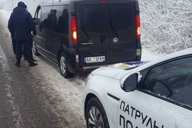 Водителей микроавтобусов, занимающихся перевозкой, начали штрафовать на 17 тысяч гривен