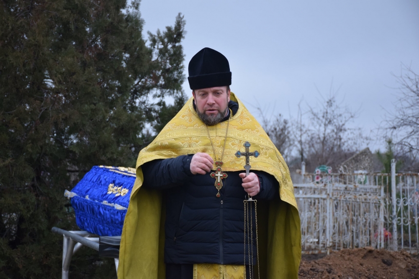 В Баштанке перезахоронили останки, найденные при строительстве супермаркета