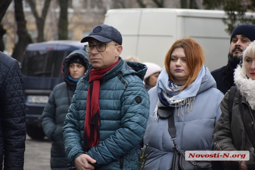 В Николаеве открыли мемориальную доску в честь основателя народного театра   