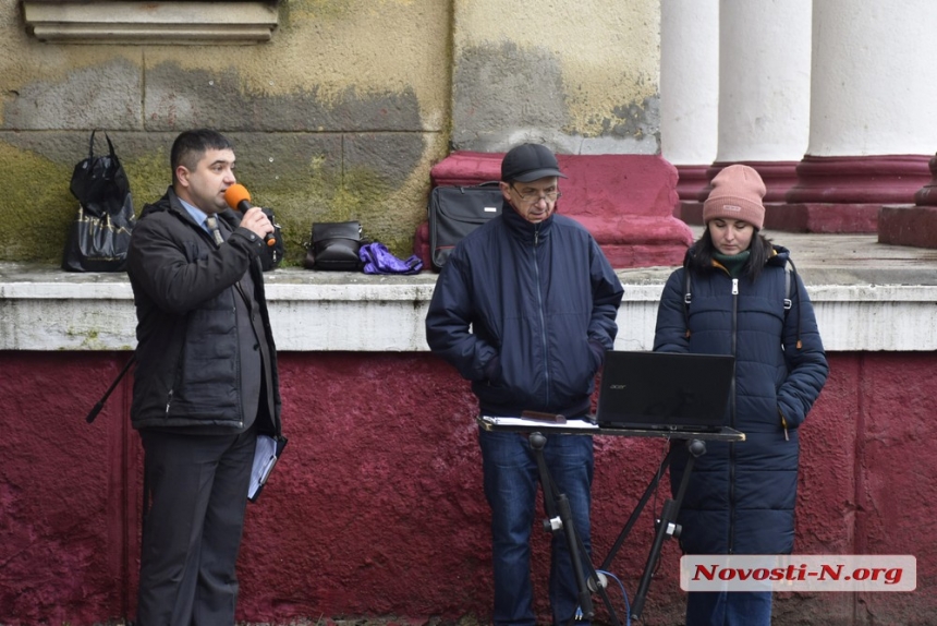 В Николаеве открыли мемориальную доску в честь основателя народного театра   