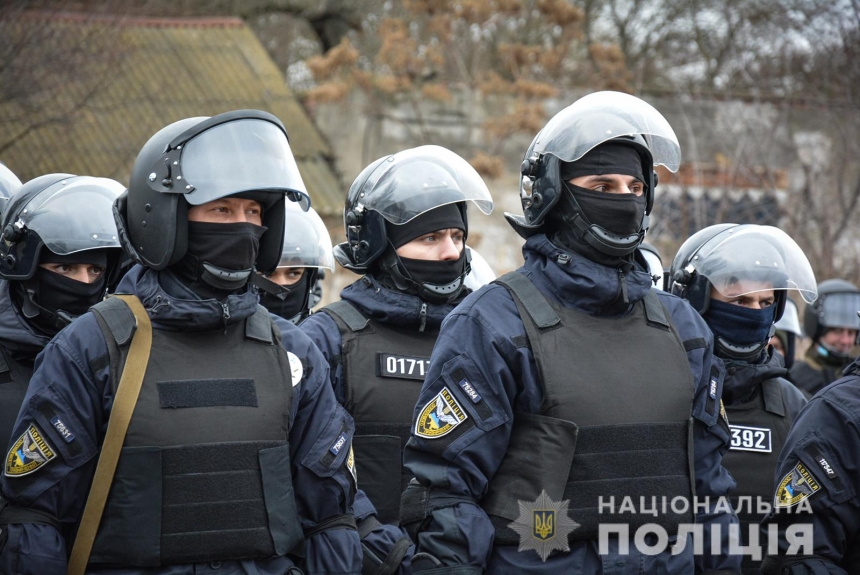 Полицейские с военными провели масштабные учения в Николаеве (фоторепортаж)