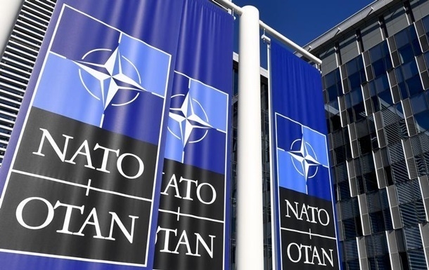 В НАТО призвали Россию к немедленному снижению напряжения на границе Украины